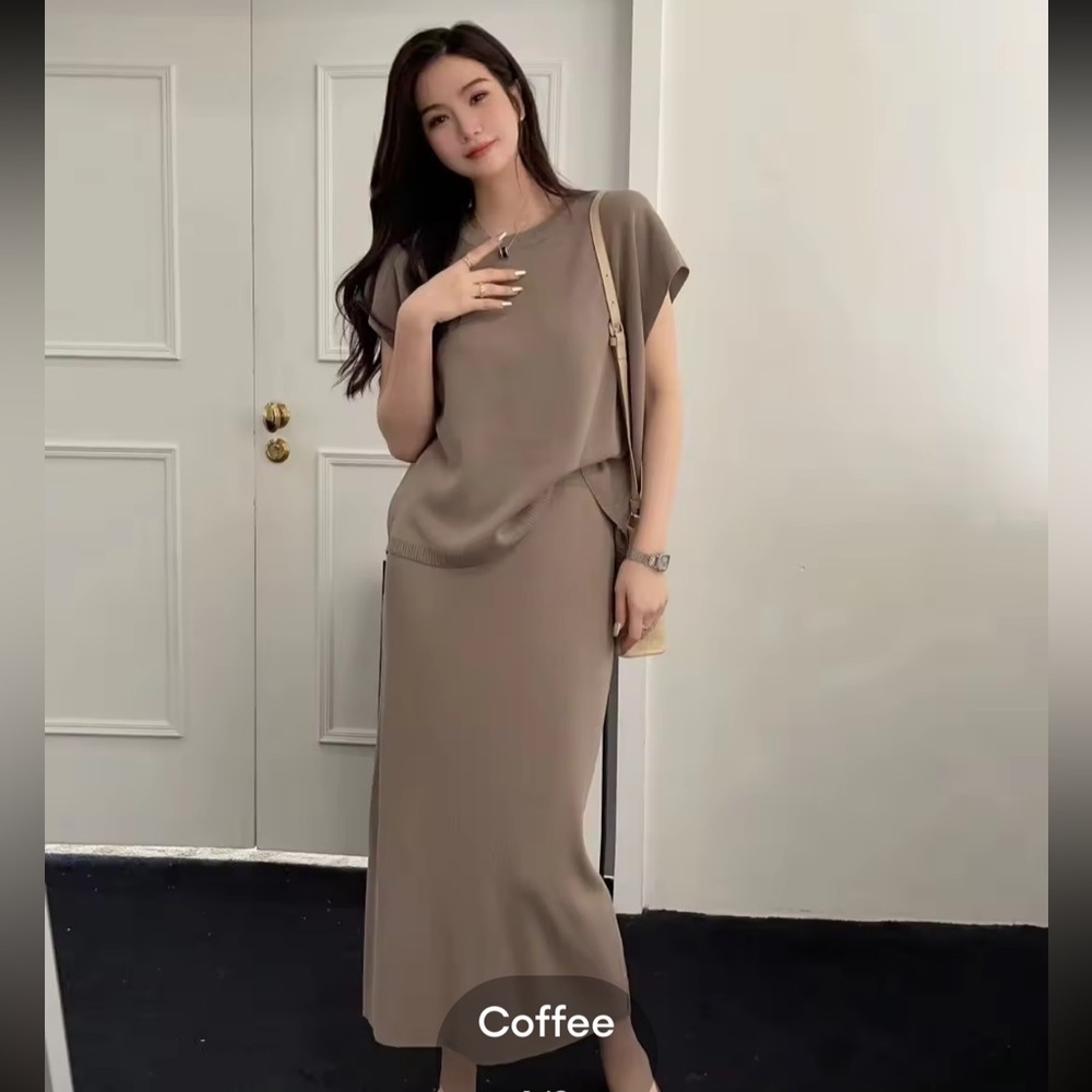 Co-ord knit like material top and skirt set